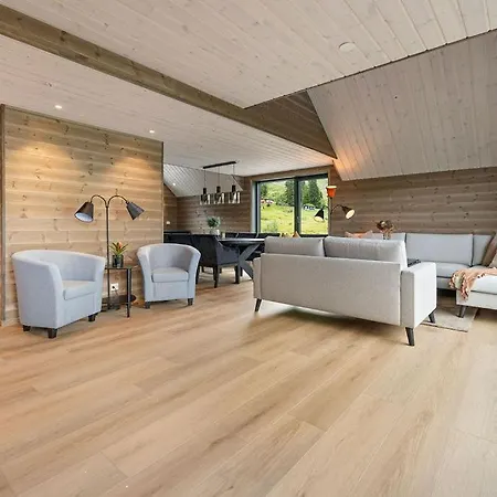 Mountain View Apartment - Penthouse Stranda (More og Romsdal)